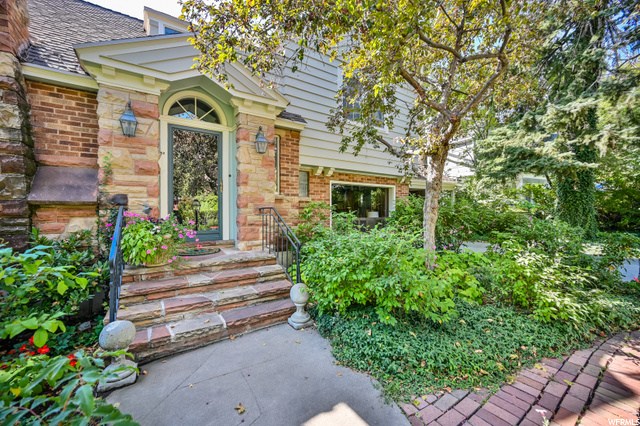 Water Gardens Holladay : Holladay Hideaway / View the latest water